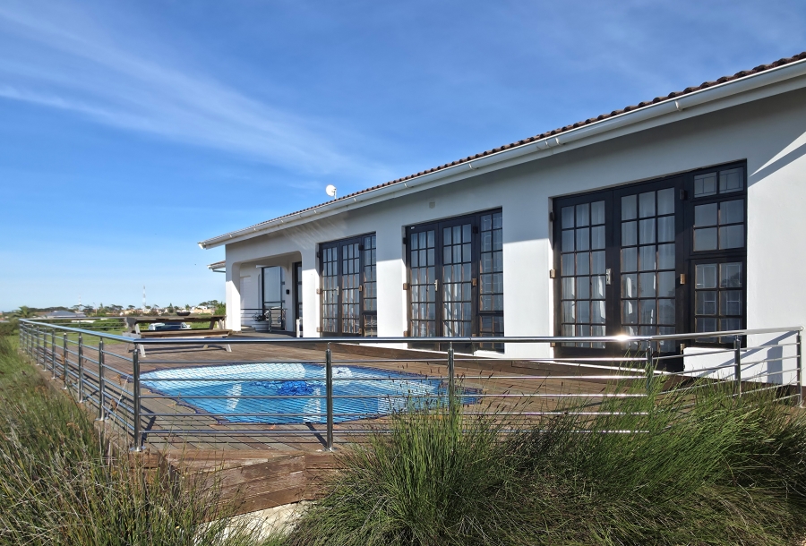 3 Bedroom Property for Sale in Wavecrest Eastern Cape
